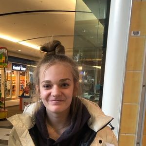 Meet your Posher, Emily